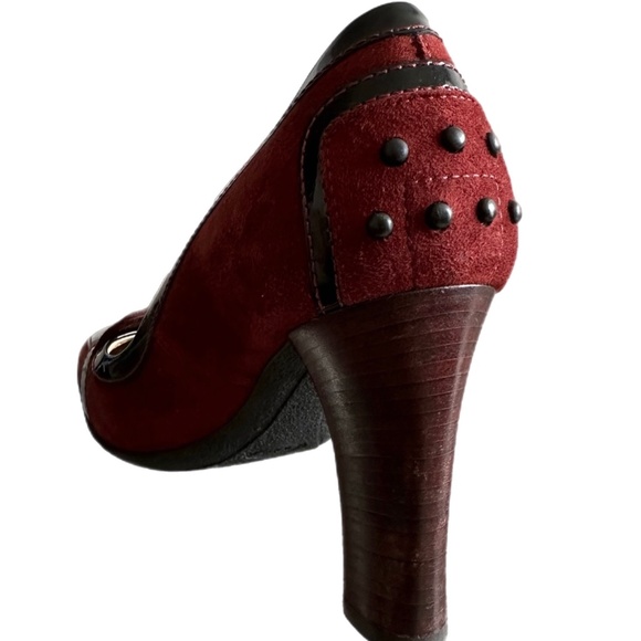 TOD'S Suede Pumps - Picture 2 of 4